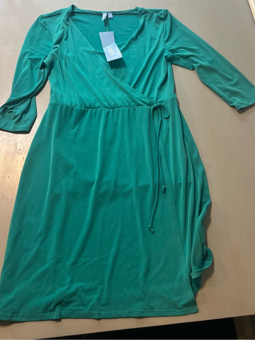 NWT b-slim Petite Green Faux Wrap Dress Built-in Shapewear Size PM 